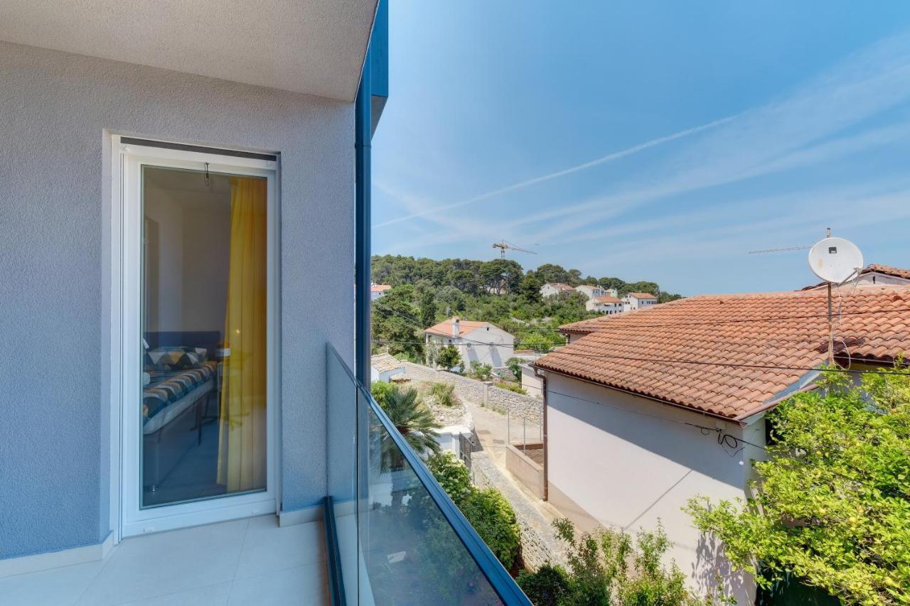 Apartments Hemetek Veli Losinj Exterior photo